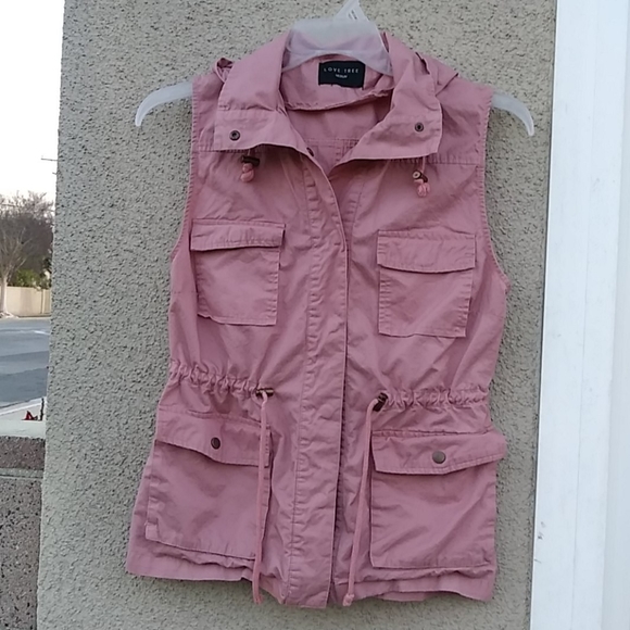 Love Tree Vest - Picture 2 of 9